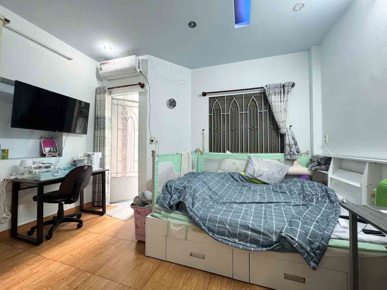 Hình ảnh thực tế phòng ngủ nhà hẻm đường bà hạt, quận 10