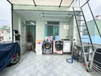 Hình ảnh thực tế khác thể hiện sân thượng nhà hẻm đường bà hạt quận 10