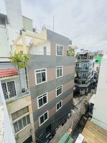 Hình ảnh thực tế ban công nhà hẻm xe ô tô đường nguyễn ngọc lộc quận 10