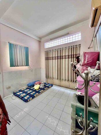 Hình ảnh thực tế phòng khách nhà hẻm đường 3 tháng 2 quận 10 (3)