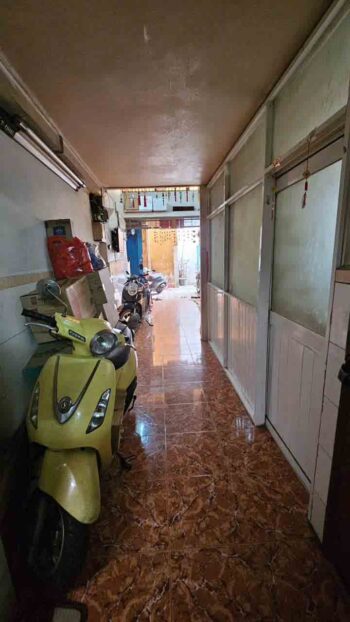 Hình ảnh thực tế phòng khách nhà hẻm ô tô đường Hồ Thị Kỷ quận 10 (2)