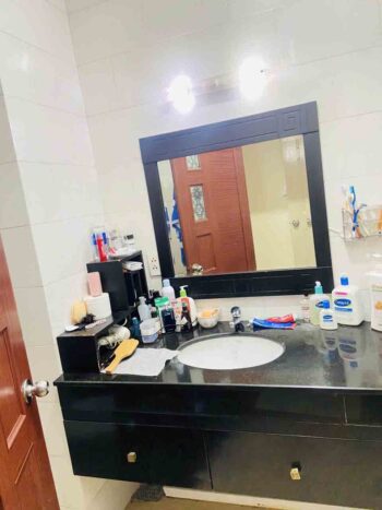 Hình ảnh thực tế nhà vệ sinh nhà hẻm xe ô tô đường bà hạt quận 10 (2)