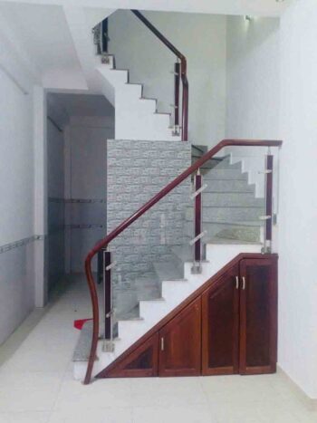 hình ảnh thực tế cầu thang nhà hẻm đường điện biên phủ quận 10 (2)