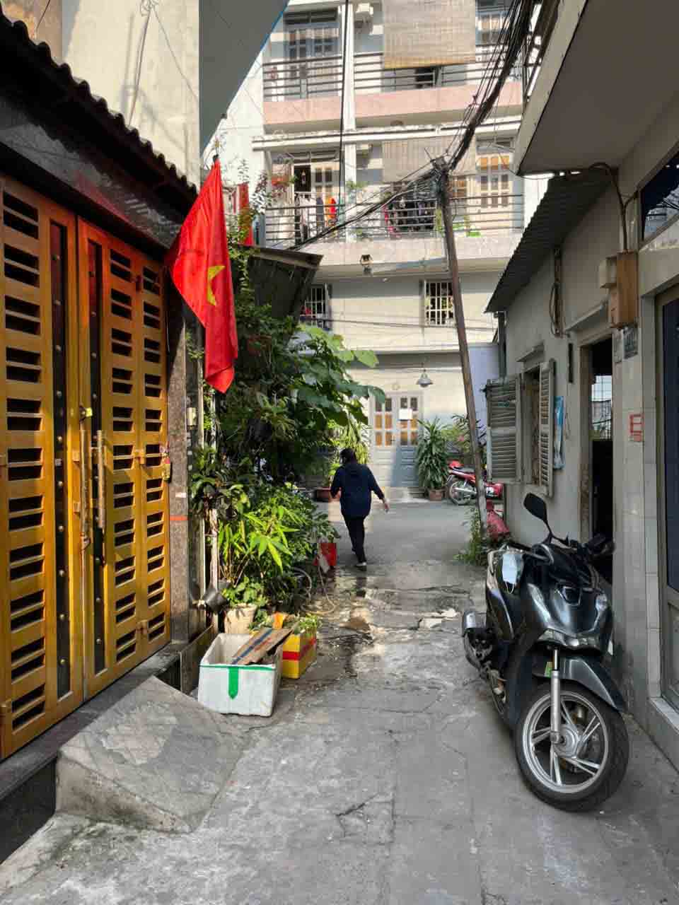 Hình ảnh thực thế đường vào nhà hẻm xe hơi đường Thành Thái quận 10 (1)