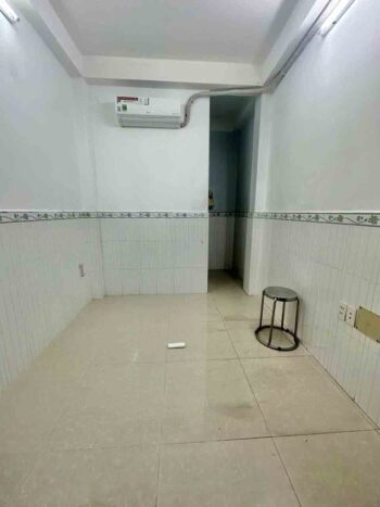 Hình ảnh thực tế phòng ngủ nhà hẻm xe hơi đường Thành Thái quận 10 (2)