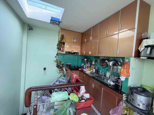 Hình ảnh thực tế nhà bếp nhà hẻm xe hơi đường 3 tháng 2 quận 10