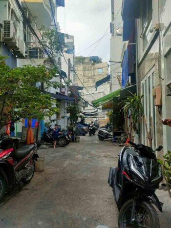 Hình ảnh thực tế đường vào nhà cấp 4 hẻm xe ô tô đường Tô Hiến Thành quận 10 (2)