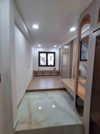 Hình ảnh thực tế phòng ngủ nhà mặt tiền đường nhựa đường Hòa Hưng quận 10 (3)