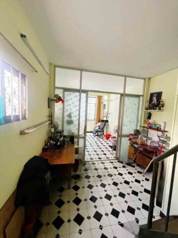 Hình ảnh thực tế phòng khách nhà hẻm đường Bà Hạt quận 10 (3)